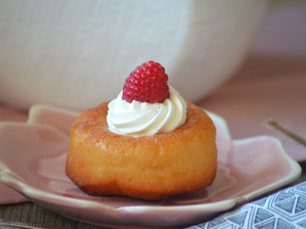 Desserts français : le baba au rhum